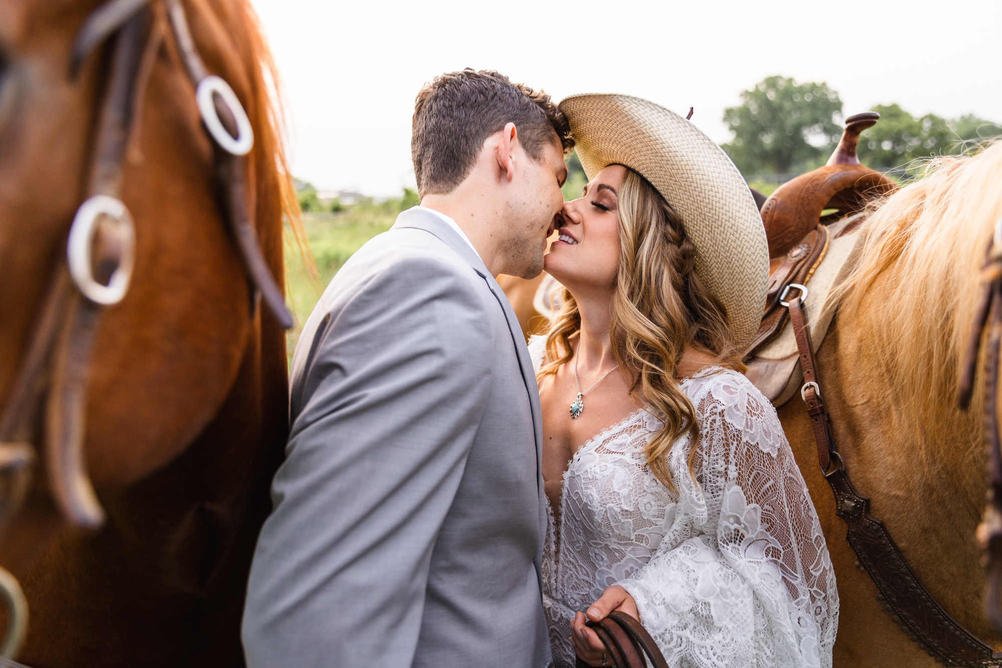 genesis ranch couple kissing